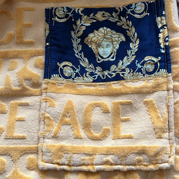 Versace Yellow Robe - Picture 7 of 10